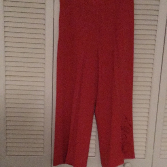 Cold Water CreekCapris - Picture 1 of 3